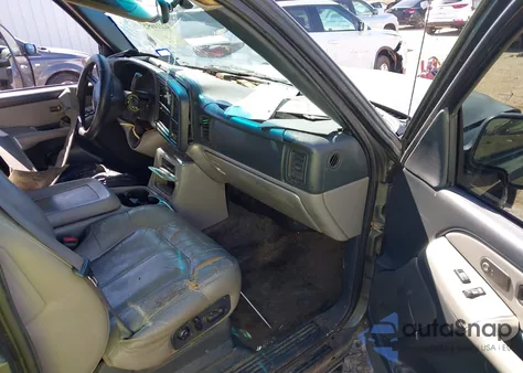 2001 Chevrolet Tahoe Lt from USA, damaged, VIN 1GNEC13T51J104155